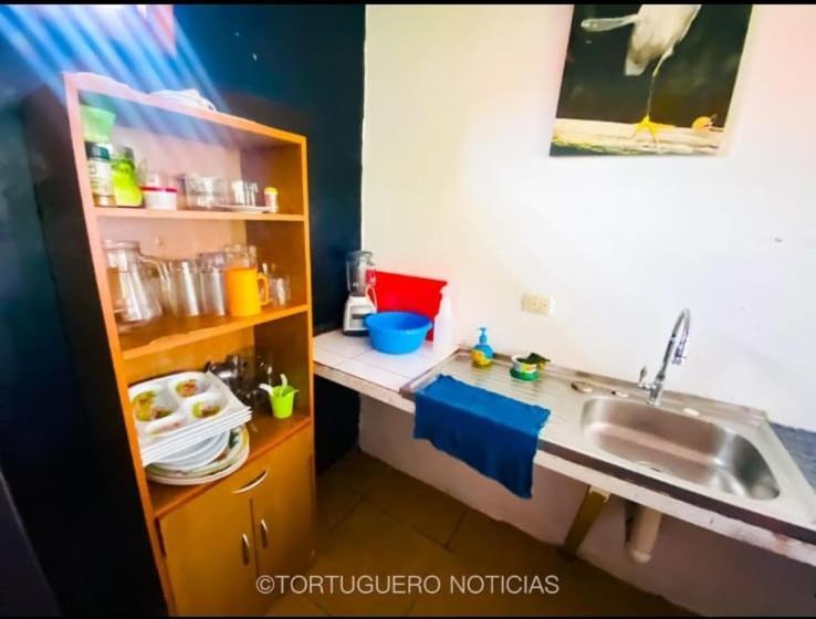 Villa Casa Artavia à Tortuguero Extérieur photo