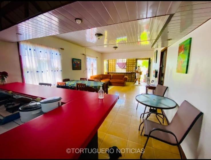 Villa Casa Artavia à Tortuguero Chambre photo