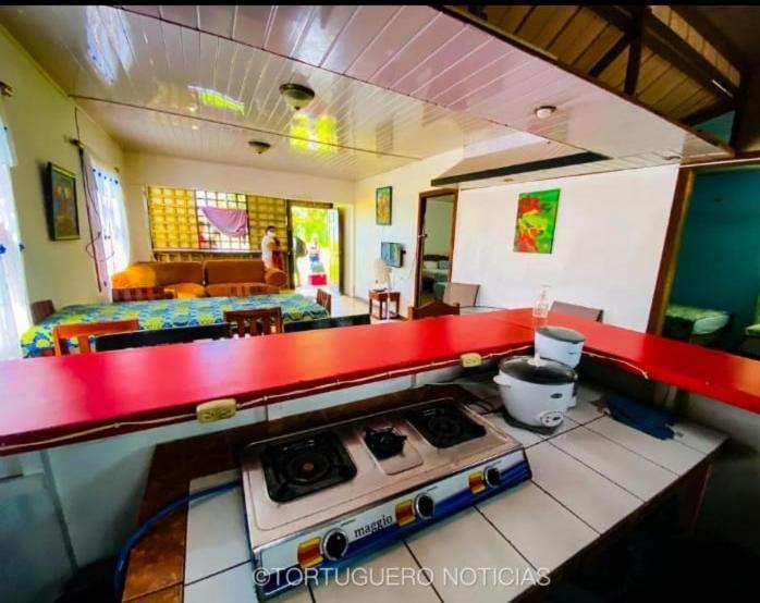 Villa Casa Artavia à Tortuguero Chambre photo