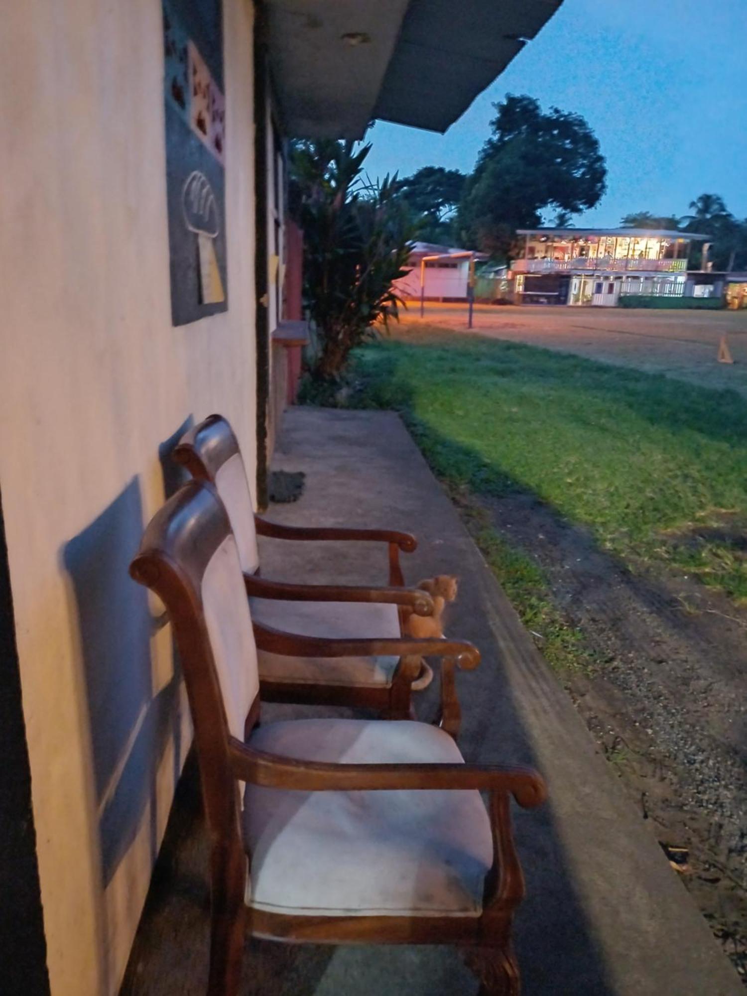 Villa Casa Artavia à Tortuguero Extérieur photo